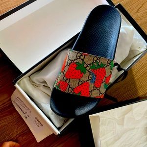 Gucci Strawberry Slides size 38